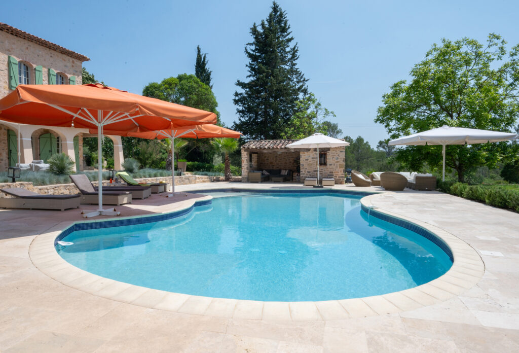 Mas de l'Aven met riant, verwarmd zwembad, luxe met airconditioning in Lorgues,Provence