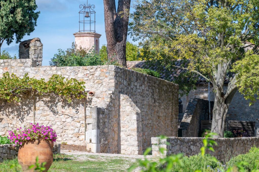 Royal Abbaye de la Celle: Culinaire Verwennerij en Historische Charme