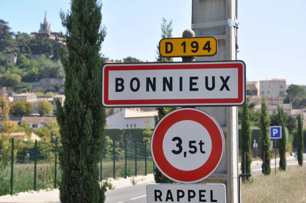 Bonnieux, verkeersbord