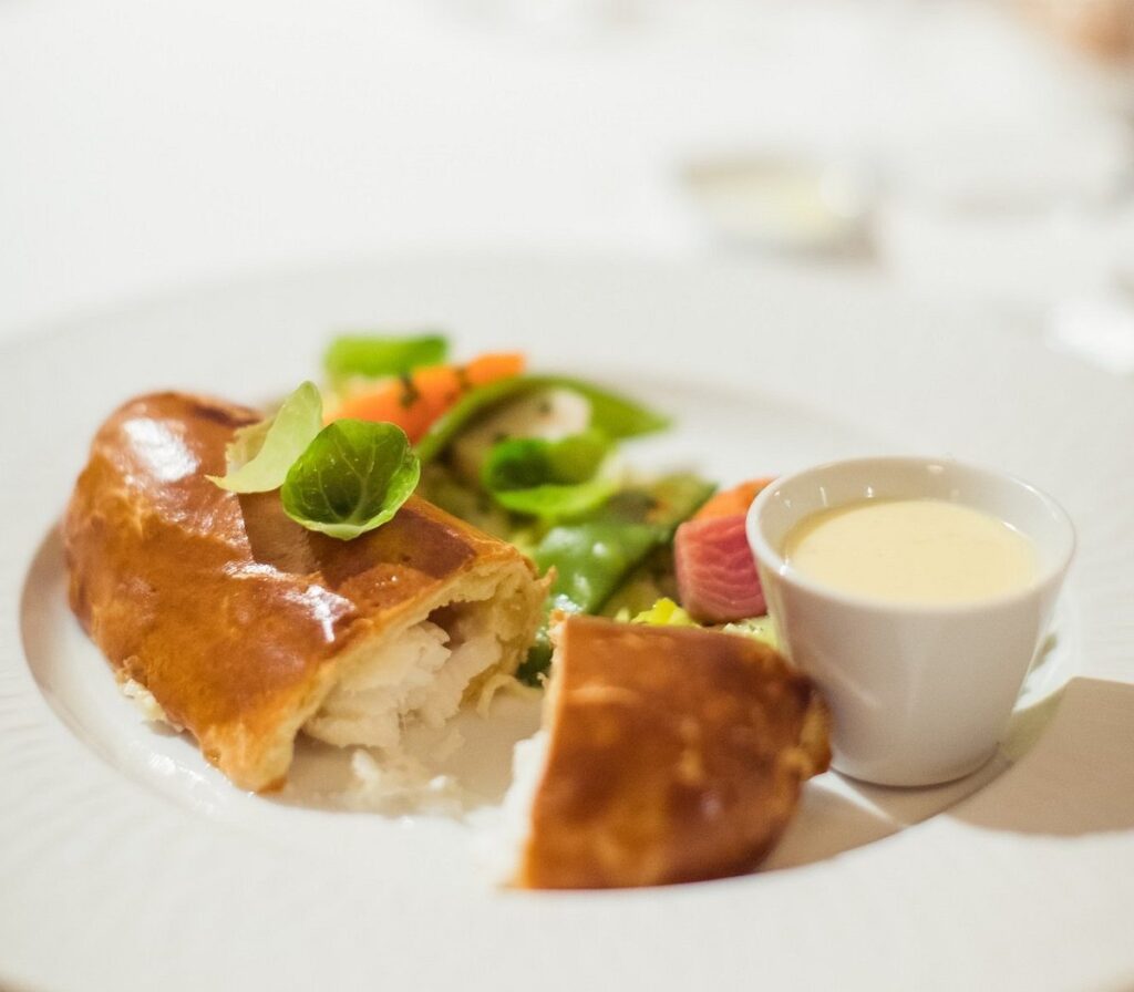 Mooi gepresenteerd gerecht bij restaurant La Badiane in Sainte-Maxime